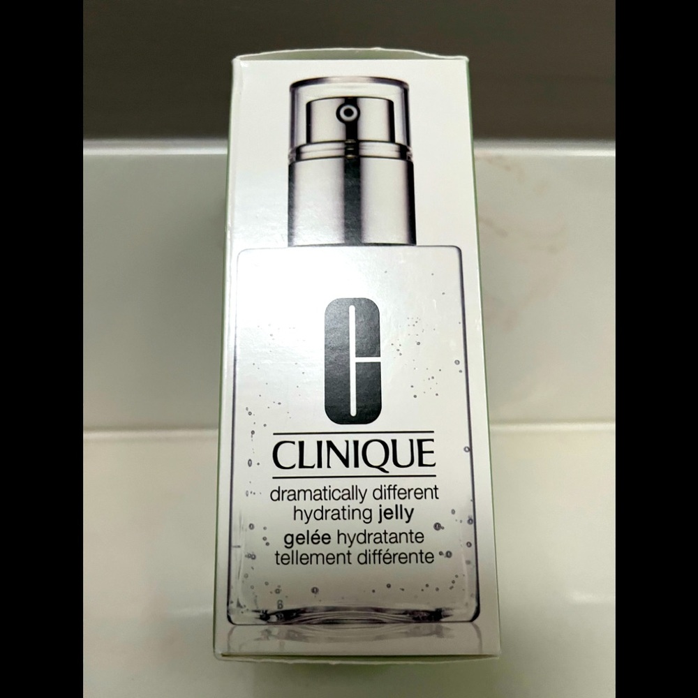 Clinique Dramatically Different Hydrating Jelly